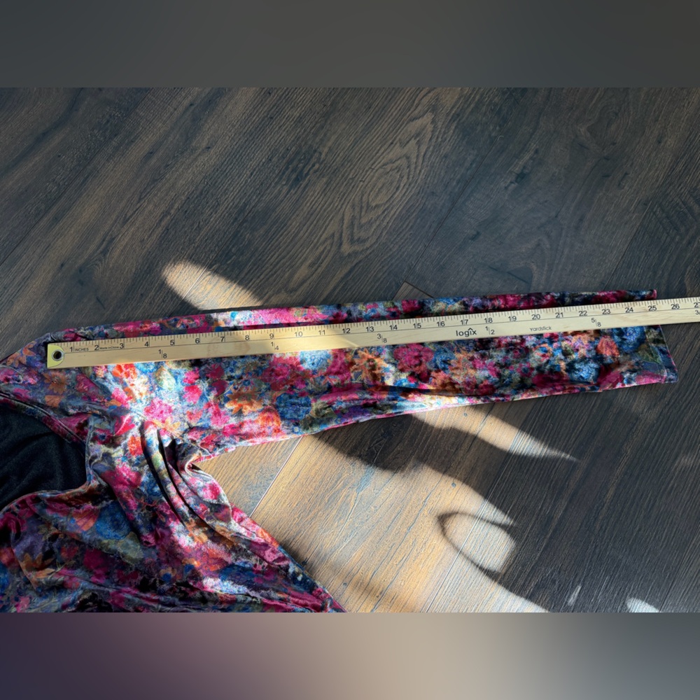 Natural Life Danielle Square Neck Velvet Top Dark Floral Garden Size Large - Picture 11 of 11